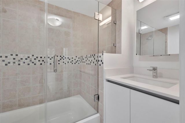 2901 S Bayshore Drive 16G, Miami, FL 33133