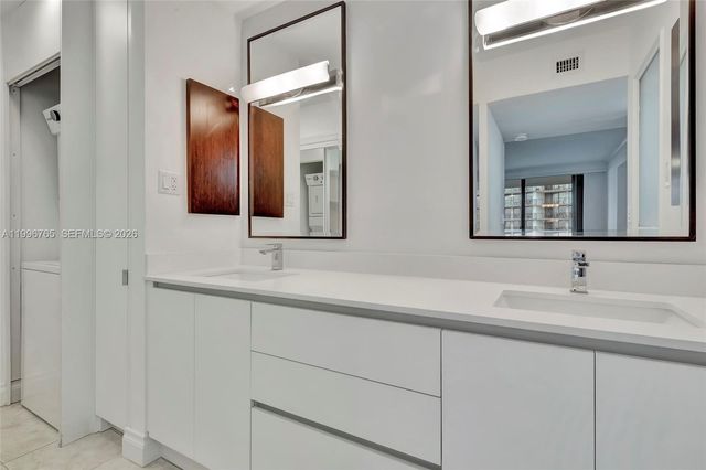 2901 S Bayshore Drive 16G, Miami, FL 33133