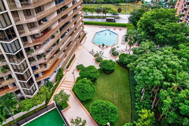 2901 S Bayshore Drive 16G, Miami, FL 33133