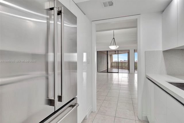 2901 S Bayshore Drive 16G, Miami, FL 33133