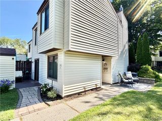 104 Harwinton Court, Camillus, NY 13031
