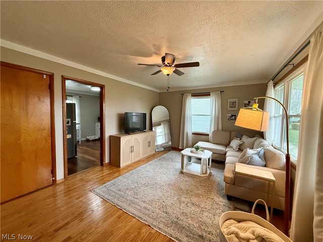 1127 Schell Avenue NW, New Philadelphia, OH 44663