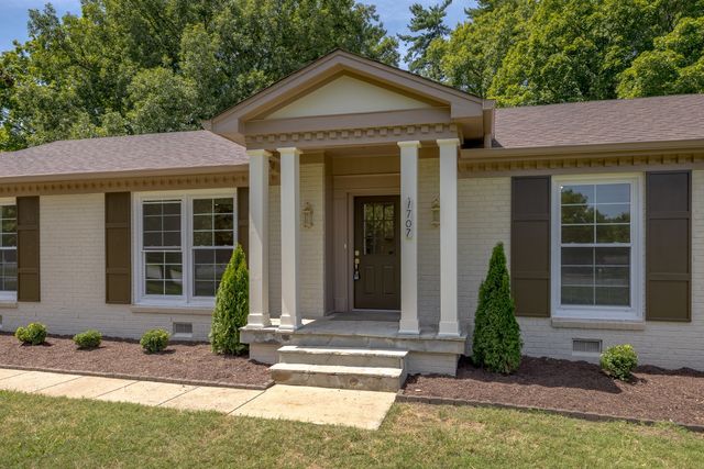 1707 Hillsboro Rd, Franklin, TN 37069