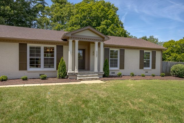 1707 Hillsboro Rd, Franklin, TN 37069