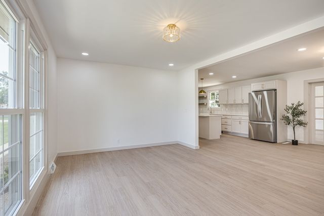 1707 Hillsboro Rd, Franklin, TN 37069