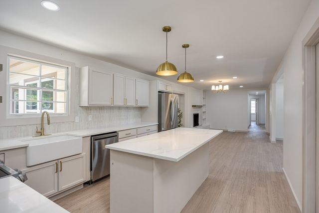 1707 Hillsboro Rd, Franklin, TN 37069