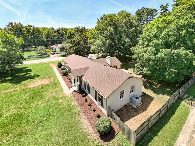 1707 Hillsboro Rd, Franklin, TN 37069