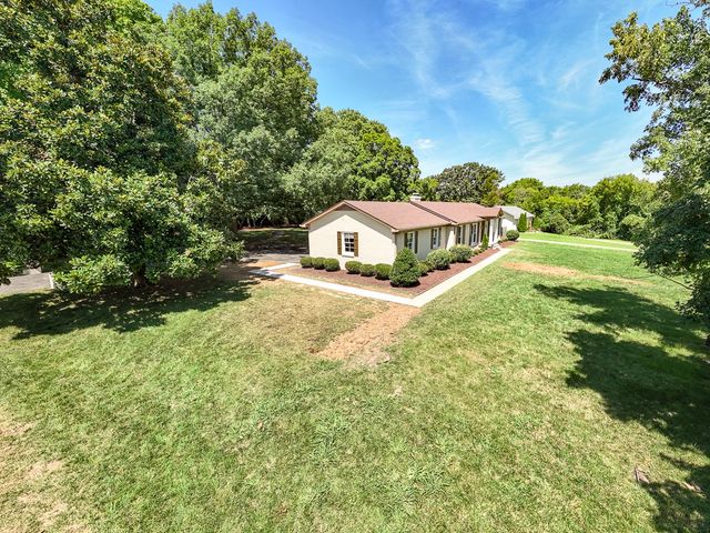 1707 Hillsboro Rd, Franklin, TN 37069