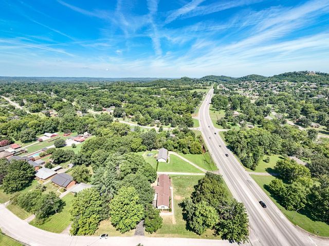 1707 Hillsboro Rd, Franklin, TN 37069