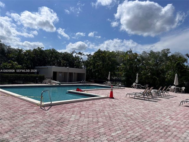 9577 W Mcnab Rd 110, Tamarac, FL 33321