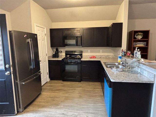 10009 Copperhead Road, Yukon, OK 73099