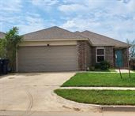 10009 Copperhead Road, Yukon, OK 73099