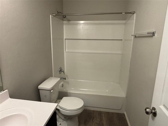 10009 Copperhead Road, Yukon, OK 73099