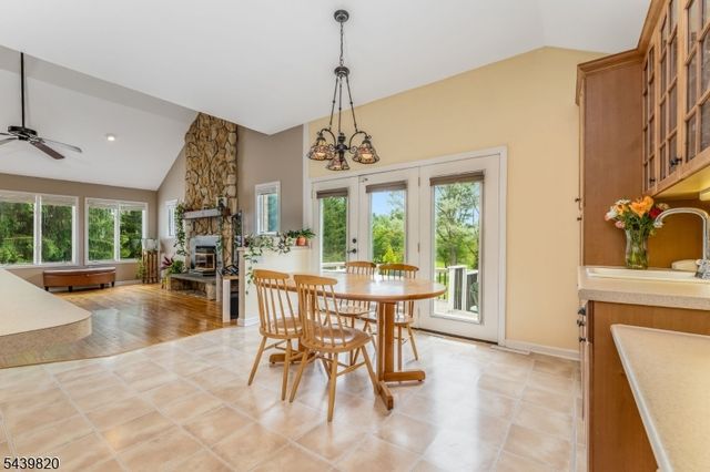 7 Sunshine Dr, Alexandria Twp., NJ 08867