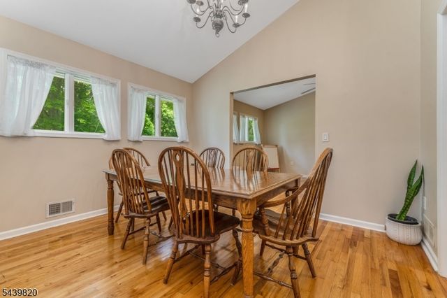 7 Sunshine Dr, Alexandria Twp., NJ 08867