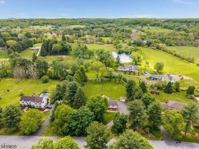 7 Sunshine Dr, Alexandria Twp., NJ 08867