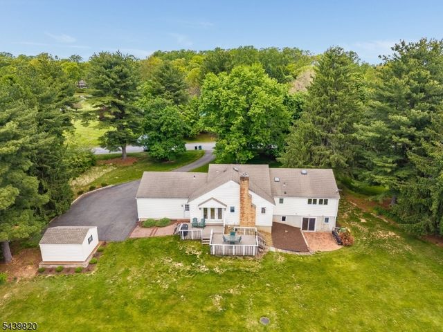 7 Sunshine Dr, Alexandria Twp., NJ 08867