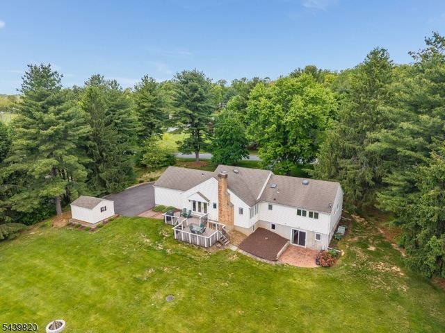 7 Sunshine Dr, Alexandria Twp., NJ 08867