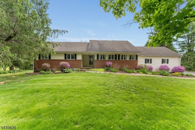 7 Sunshine Dr, Alexandria Twp., NJ 08867