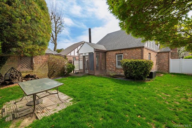 40 Horton Street, Malverne, NY 11565
