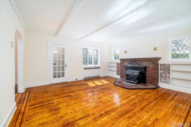 40 Horton Street, Malverne, NY 11565