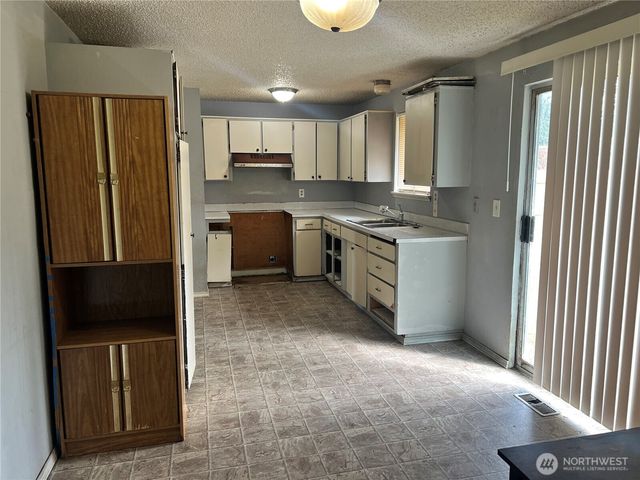 19413 Crescent Drive E, Spanaway, WA 98387