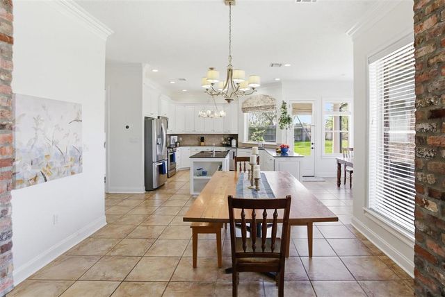 936 Chartres Drive, Lake Charles, LA 70605