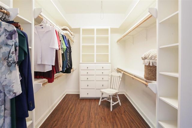 936 Chartres Drive, Lake Charles, LA 70605