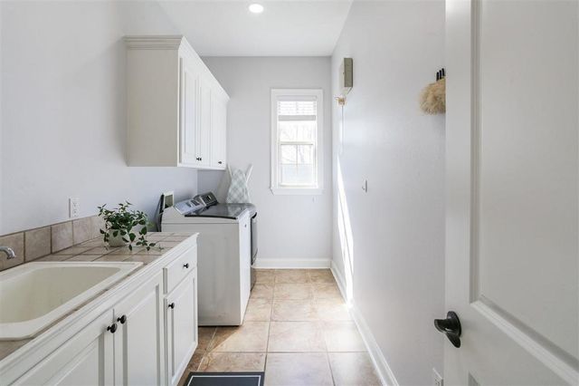 936 Chartres Drive, Lake Charles, LA 70605