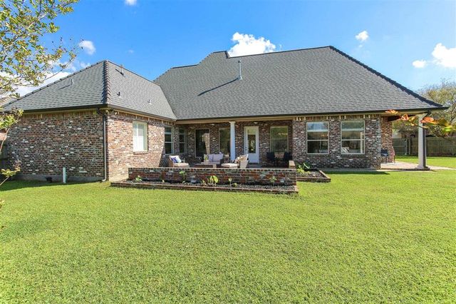 936 Chartres Drive, Lake Charles, LA 70605