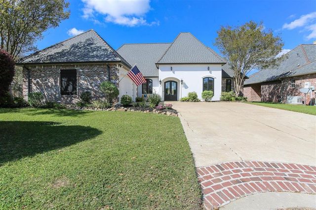 936 Chartres Drive, Lake Charles, LA 70605