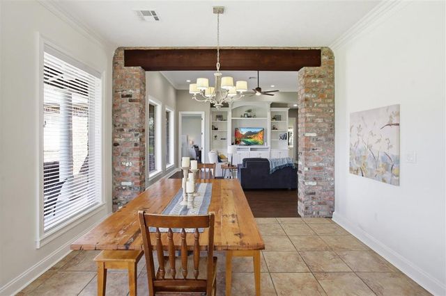 936 Chartres Drive, Lake Charles, LA 70605