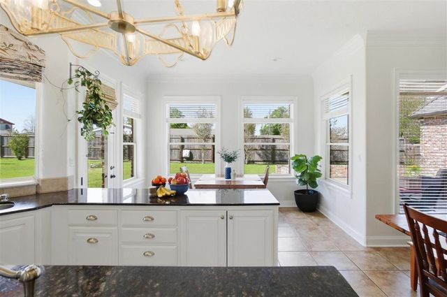 936 Chartres Drive, Lake Charles, LA 70605