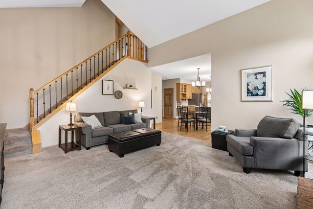 14841 Langdon Place, Eden Prairie, MN 55347