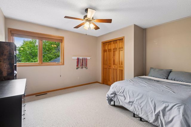 14841 Langdon Place, Eden Prairie, MN 55347