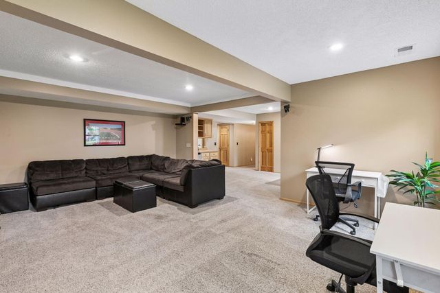 14841 Langdon Place, Eden Prairie, MN 55347