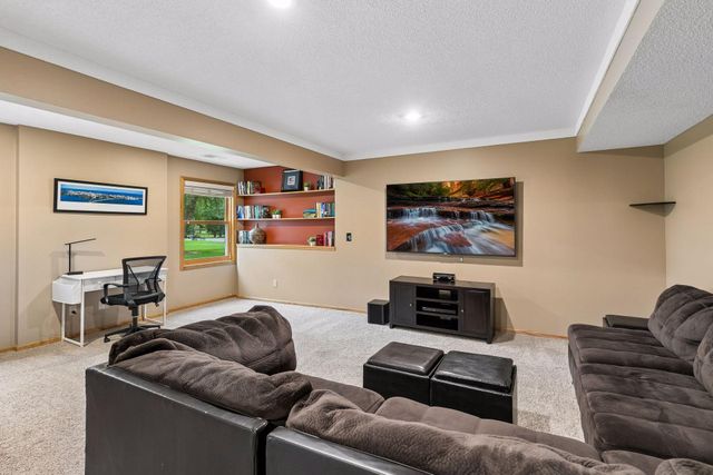 14841 Langdon Place, Eden Prairie, MN 55347