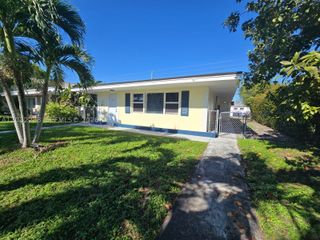 1945 NE 171st St 3, North Miami Beach, FL 33162