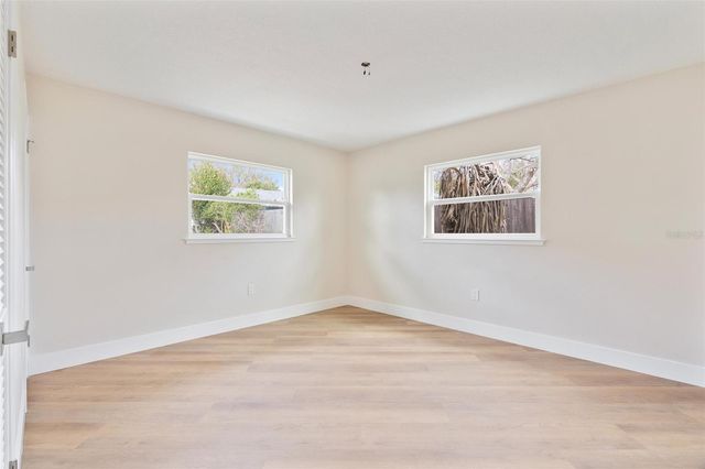 1310 E CROOKED LAKE DRIVE, Eustis, FL 32726