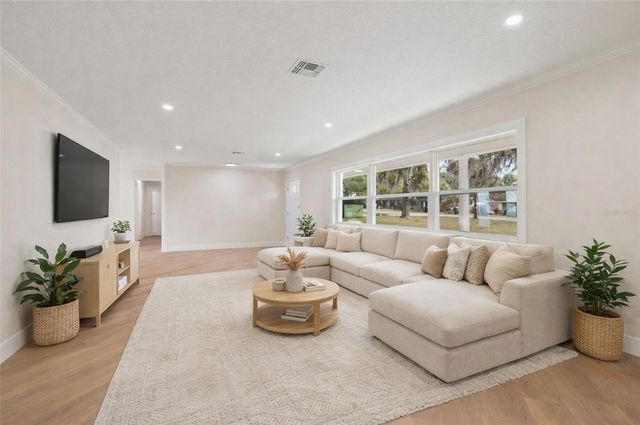 1310 E CROOKED LAKE DRIVE, Eustis, FL 32726