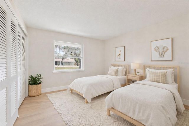 1310 E CROOKED LAKE DRIVE, Eustis, FL 32726