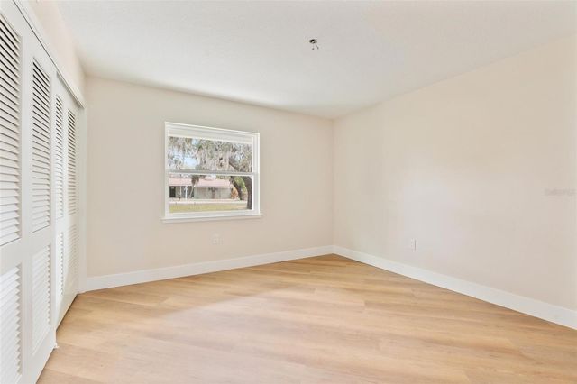 1310 E CROOKED LAKE DRIVE, Eustis, FL 32726