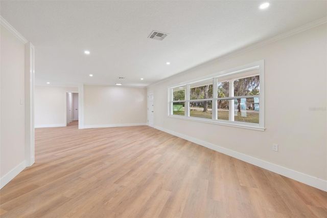 1310 E CROOKED LAKE DRIVE, Eustis, FL 32726