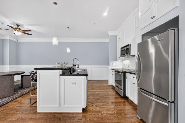 2802 Morrison Street 210, Houston, TX 77009