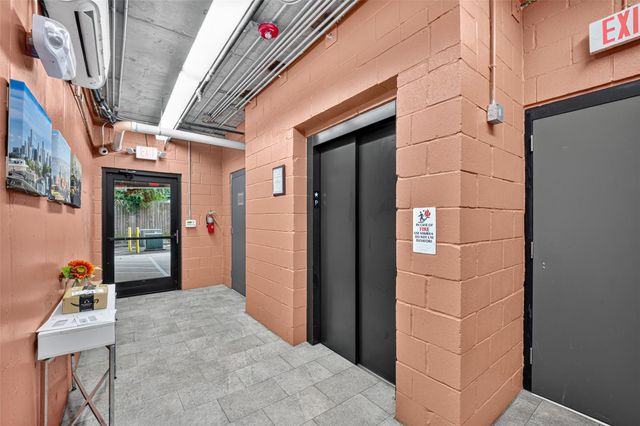2802 Morrison Street 210, Houston, TX 77009