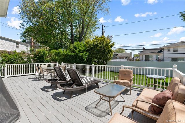 157 Manor Street, Plainview, NY 11803