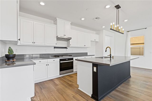 30348 Cedar Creek Way, Homeland, CA 92548