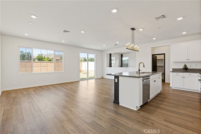 30348 Cedar Creek Way, Homeland, CA 92548