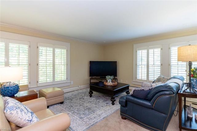 185 Orleans CIR, Norfolk, VA 23509