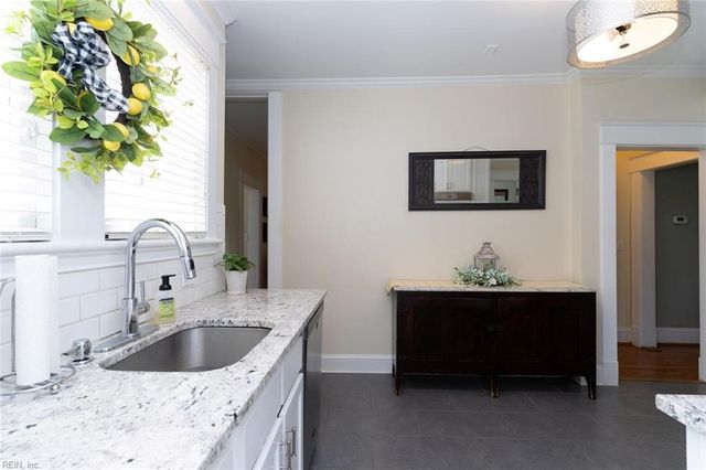 185 Orleans CIR, Norfolk, VA 23509